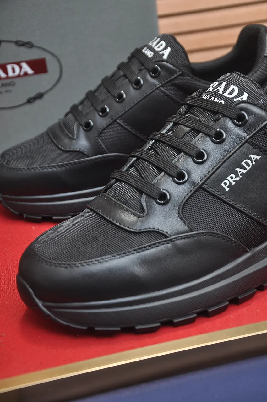 Men's shoes 💰580💶 [PRADA] Top original items, new seasonal styles, high-quality original items, top-grade high-mercerized cowhide combined with original breathable fabric + imported glue, imported stretch fabric inside with original cowhide feet, original thick outsole! Quality guaranteed! Code 38-45 (45 customized)